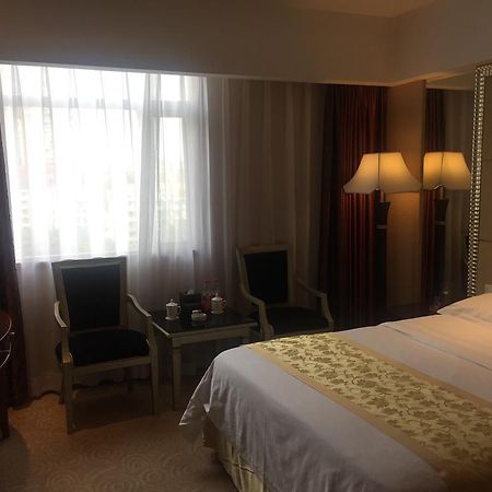 Yunheng Hotel Neijiang Exterior foto